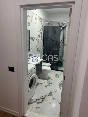 Appartamento 2+1 in affitto a Kompleksi Star, Tirana, 100 m². Foto 10 di 10