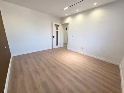 Office for rent in Sheshi Willson, Tirana, 60 m². Photo 2 of 6