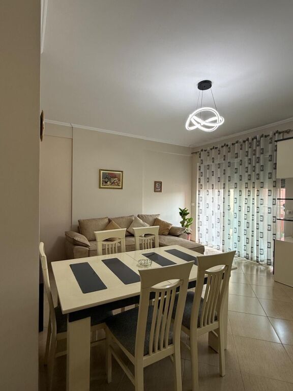 Apartament 1+1 me qera në Rruga e Bogdanëve, Tiranë, 65 m². Foto 3 nga 3