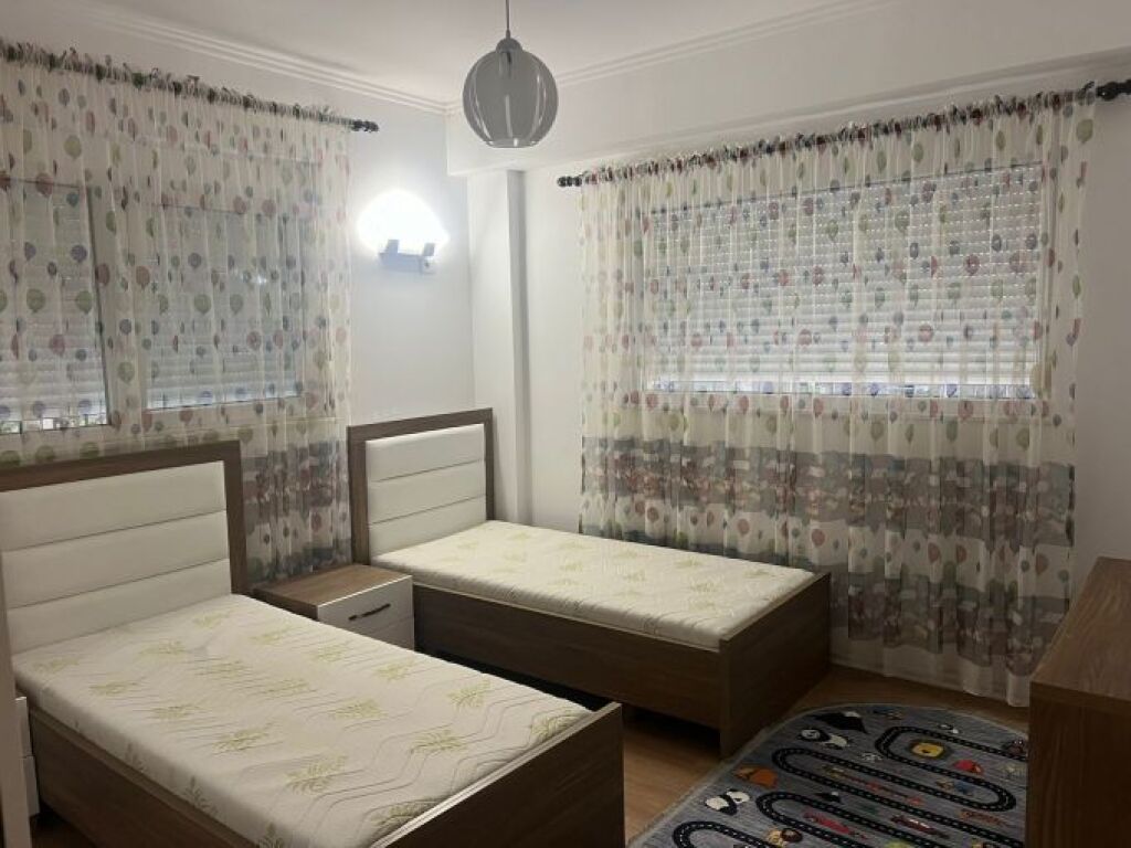 Appartamento 3+1 in affitto a Kodra e Diellit, Tirana, 120 m². Foto 3 di 3