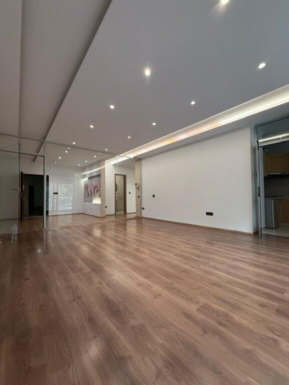Ufficio in affitto a Myslym Shyri, Tirana, 118 m². Foto 2 di 3