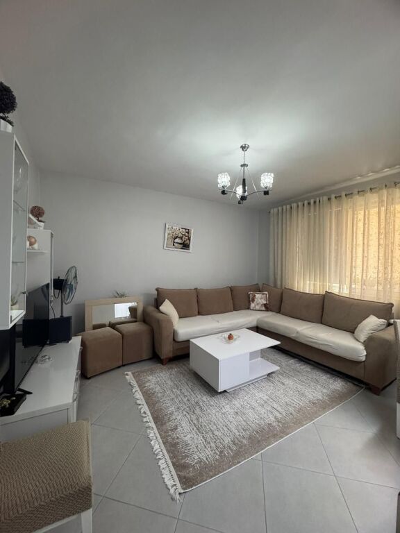 Apartament 1+1 me qera në Farmaci Ditë e Natë Nr. 071 -Ish-Parku i Autobusave, Tiranë, 55 m²
