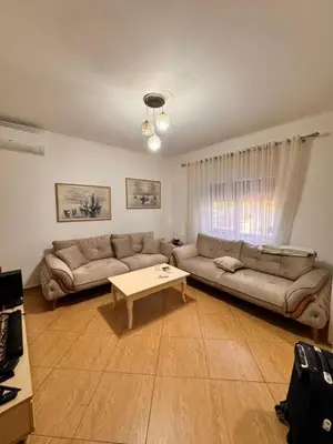 Appartamento 2+1 in affitto a Plazhi Rrota e Kuqe, Durazzo, 150 m². Foto 3 di 8