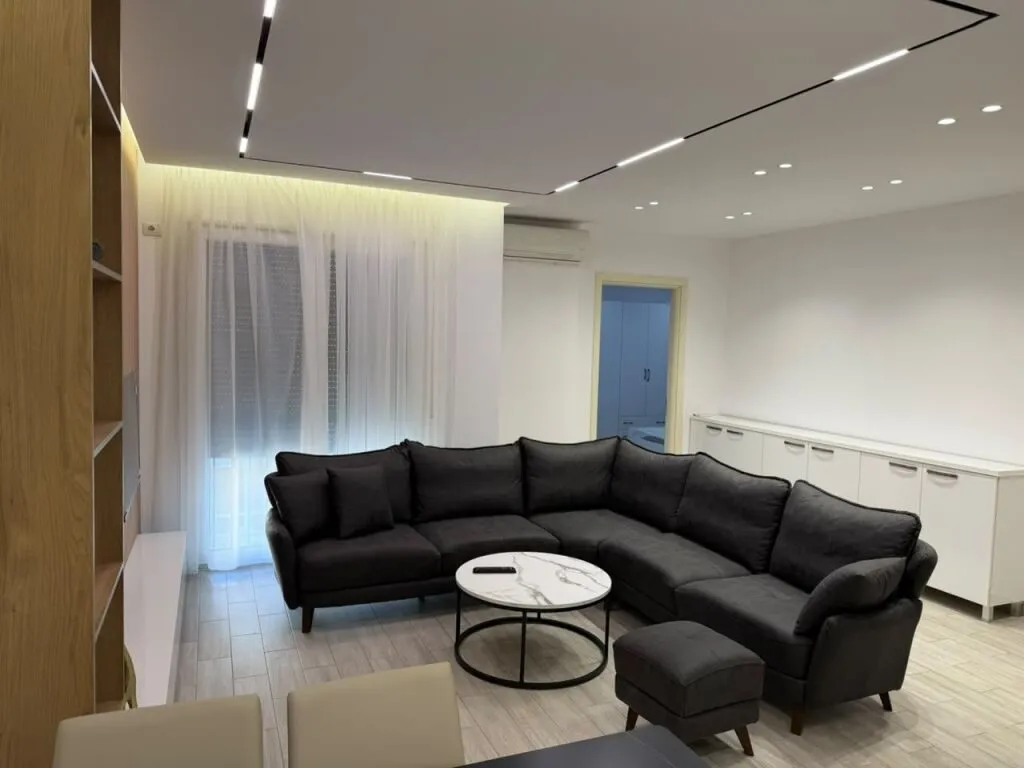 Apartament 1+1 me qera në Rruga Haxhi Hysen Dalliu, Tiranë, 70 m². Foto 1 nga 6