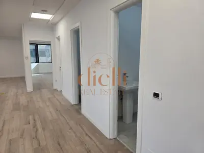 Zyrë me qera në Bulevardi Deshmoret e Kombit, Tiranë, 118 m². Foto 9 nga 10