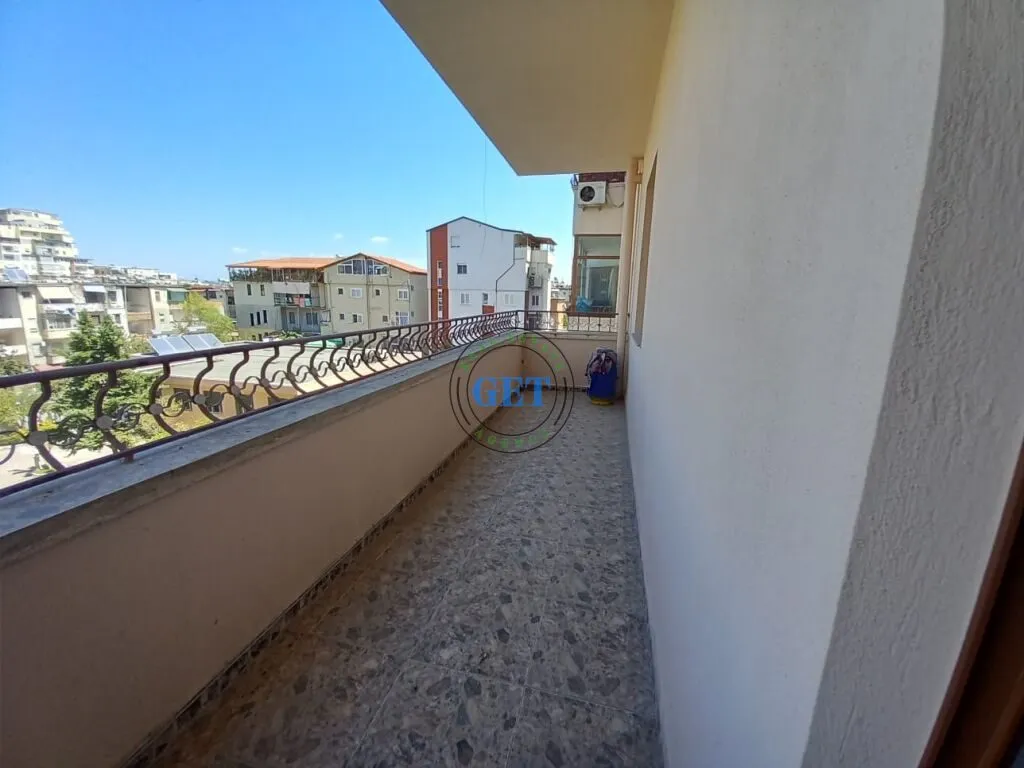 Appartamento 3+1 in affitto a Tregu Fshatar, Durazzo, 145 m². Foto 1 di 11