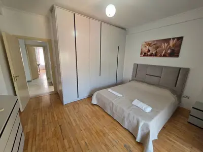 Appartamento 2+1 in affitto a Xhamia e Tabakeve, Tirana, 100 m². Foto 5 di 8