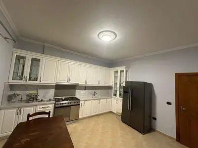 Vilë me qera në Mjull Bathore, Tiranë, 500 m². Foto 2 nga 10