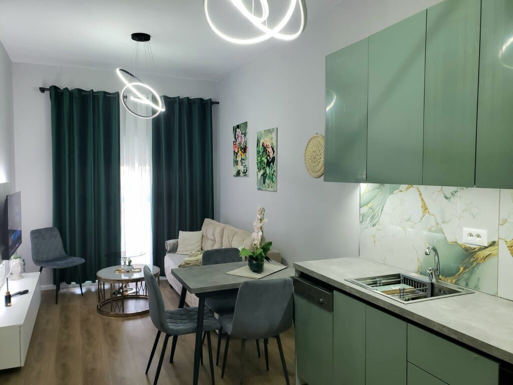 Apartment 1+1 for rent in Ali Demi, Tirana, 68 m². Photo 1 of 3