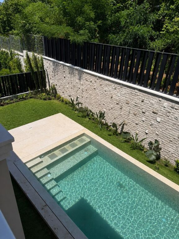 Vilë me qera në TEG, Tiranë, 420 m². Foto 2 nga 3
