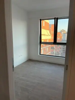 Apartament 2+1 me qera në Myslym Shyri, Tiranë, 90 m². Foto 2 nga 10