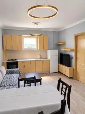 Apartament 2+1 me qera në Sheshi Skënderbej, Tiranë, 80 m². Foto 1 nga 12