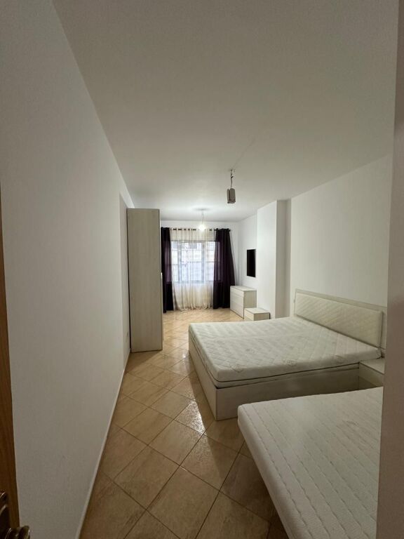 Apartament 1+1 me qera në Astir, Tiranë, 70 m². Foto 3 nga 3