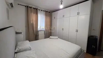 Apartament 1+1 me qera në Xhamlliku, Tiranë, 50 m². Foto 5 nga 8