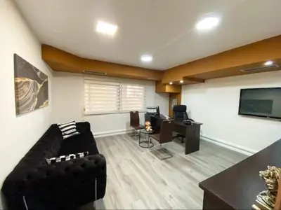 Ufficio in affitto a Sheshi Willson, Tirana, 200 m². Foto 2 di 8