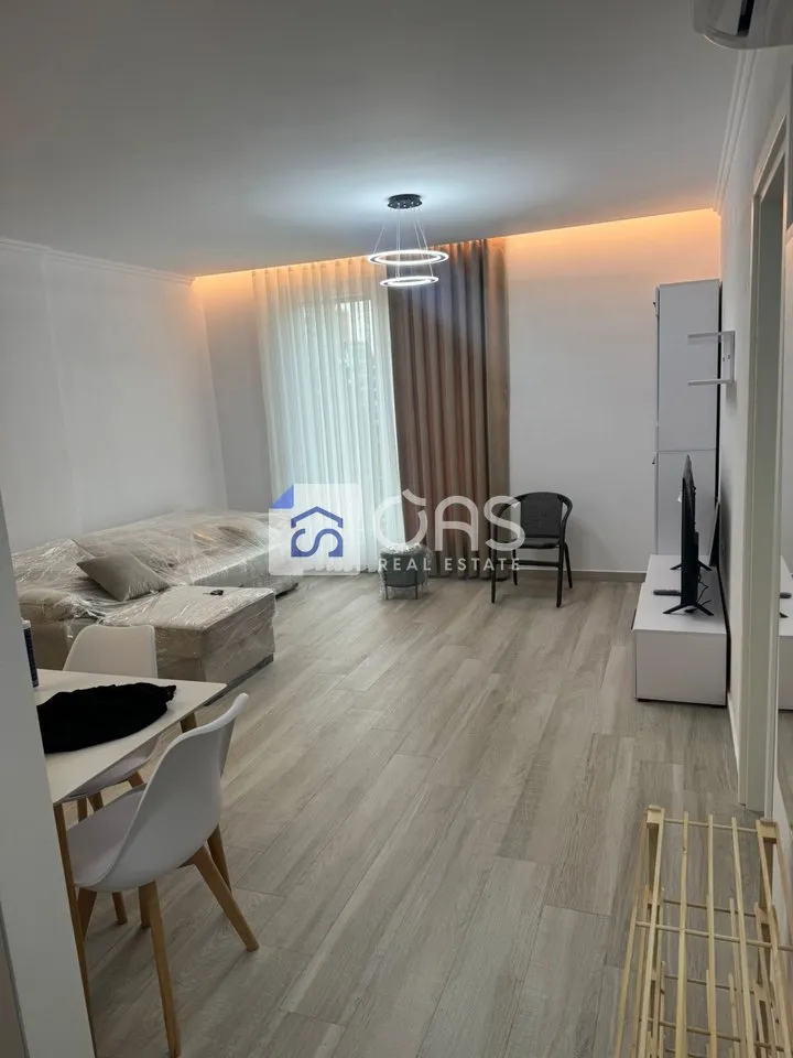 Apartament 1+1 me qera në Bulevardi i Ri, Tiranë, 65 m². Foto 1 nga 6