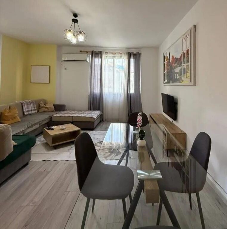 Appartamento 3+1 in affitto ad Ekspozita Building, Tirana, 150 m². Foto 1 di 1