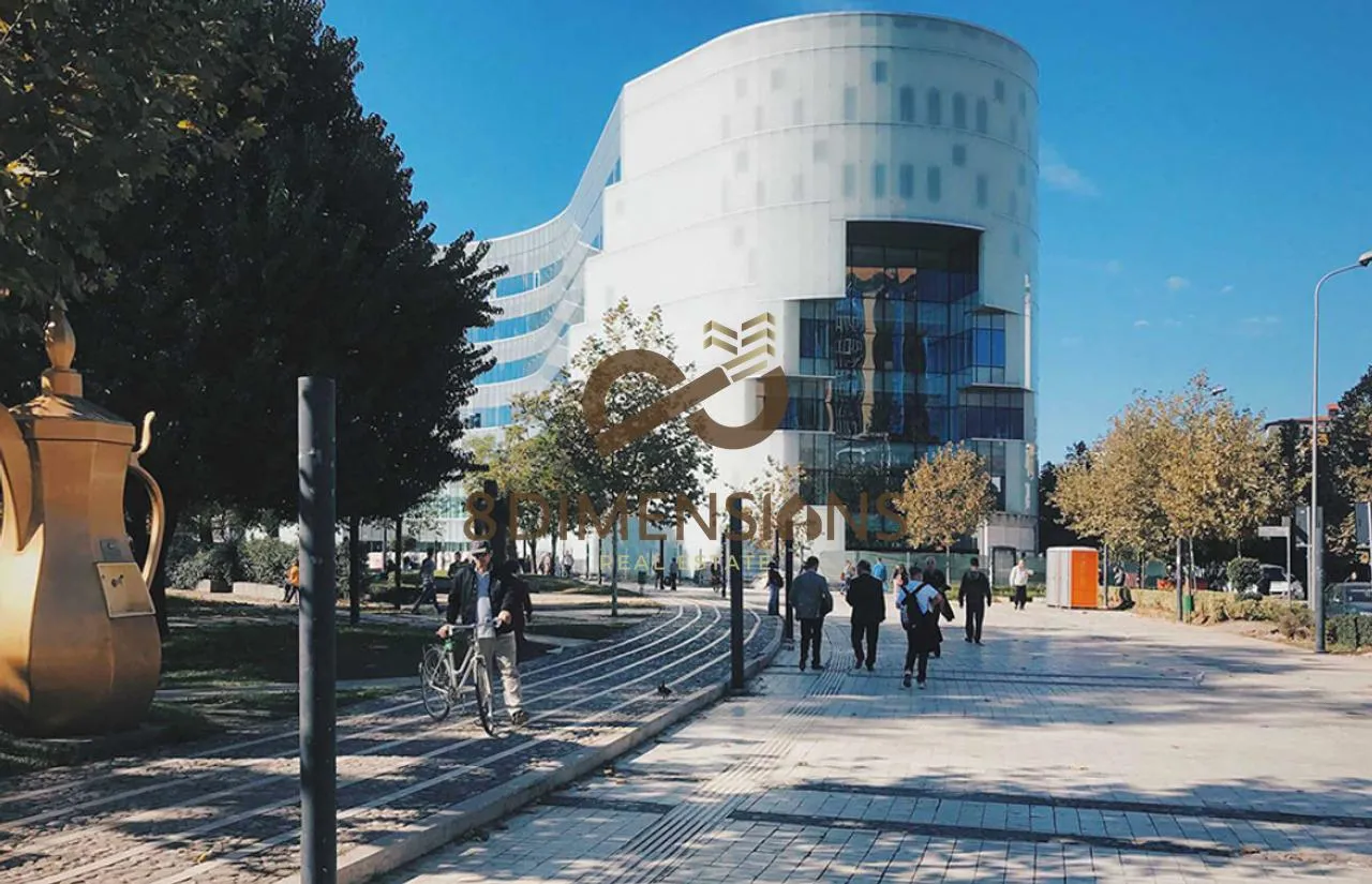 Negozio in affitto a Toptani, Tirana, 275 m². Foto 1 di 1