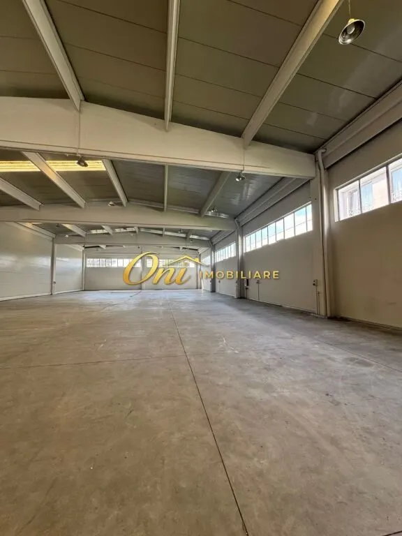 Magazzino in affitto a Durazzo, 1.100 m². Foto 1 di 6