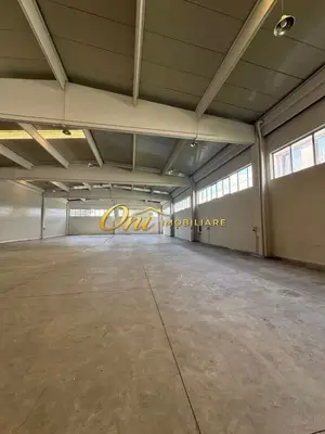 Magazzino in affitto a Durazzo, 1.100 m². Foto 1 di 6