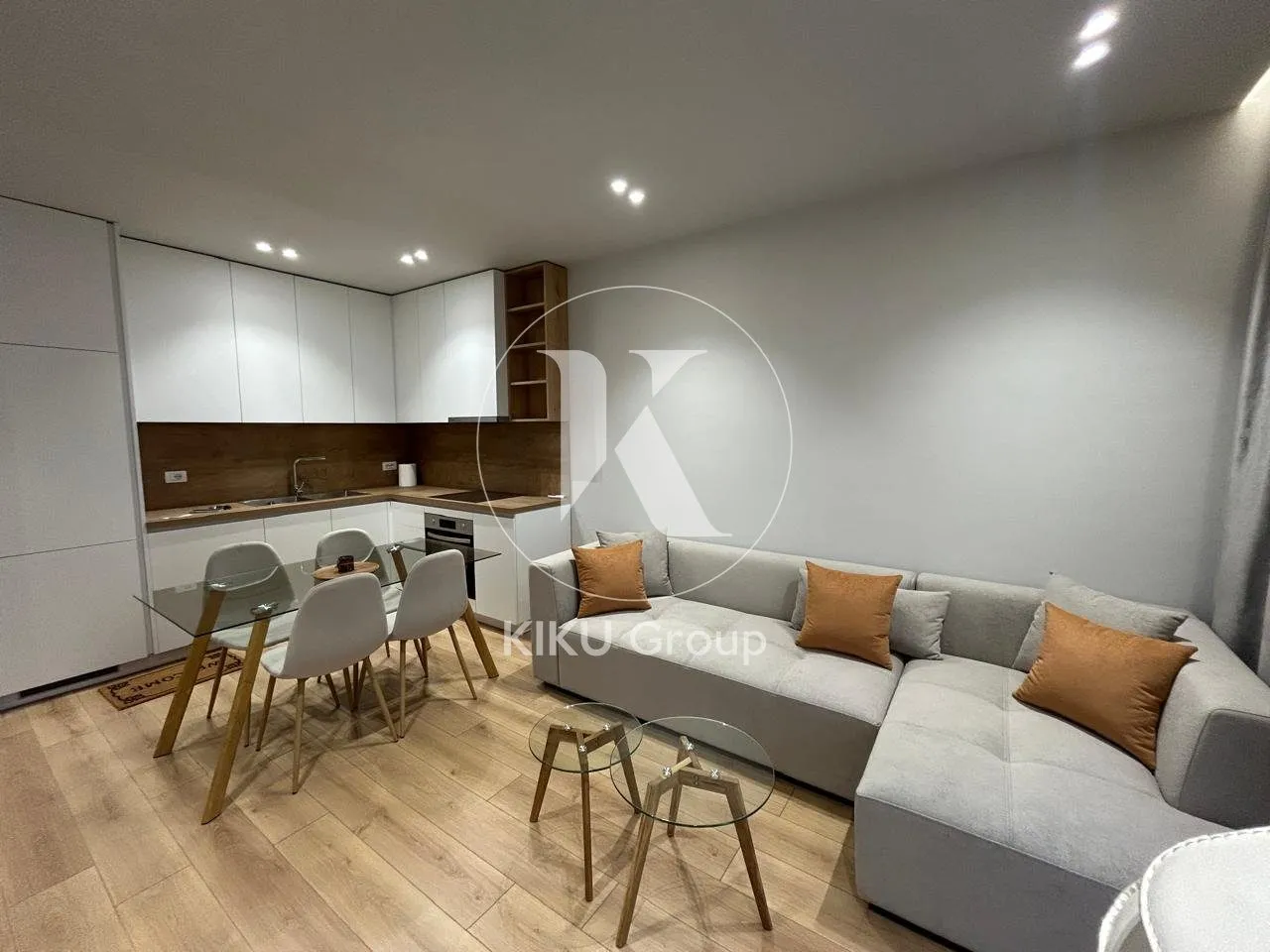 Apartament 2+1 me qera në Harry Fultz, Tiranë, 65 m². Foto 1 nga 12