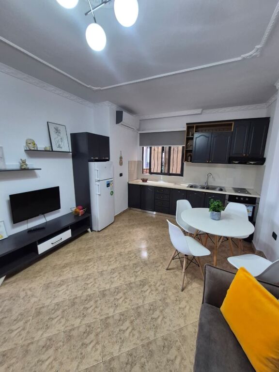 Apartment 1+1 for rent in Zogu i Zi, Tirana, 60 m². Photo 3 of 3