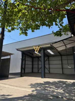 Magazinë me qera në Rruga Myslym Keta, Tiranë, 440 m². Foto 2 nga 2