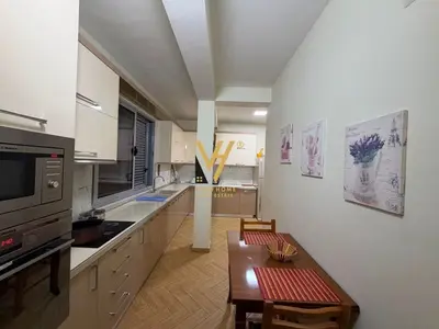 Apartament 3+1 me qera në Inxhinieria, Tiranë, 170 m². Foto 7 nga 8