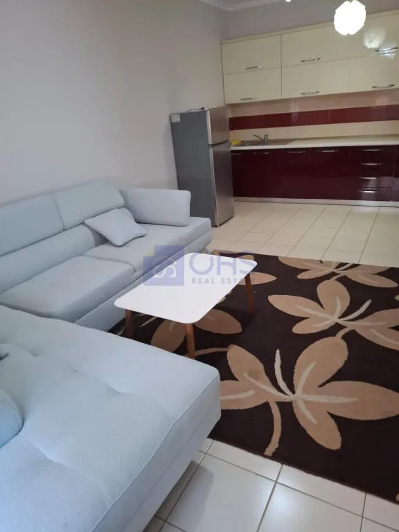 Apartament 1+1 me qera në Astir, Tiranë, 70 m². Foto 1 nga 9