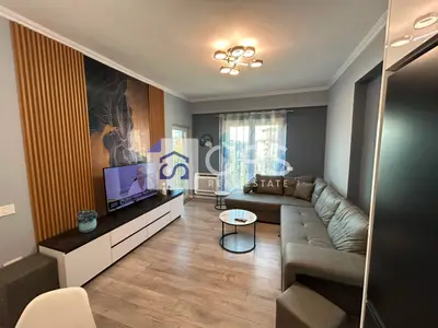 Apartment 2+1 for rent in Rruga e Barrikadave, Tirana, 80 m². Photo 1 of 12