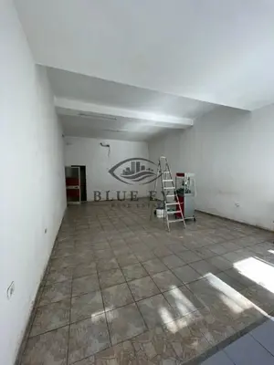 Dyqan me qera në Kryqi i Kuq, Durrës, 50 m². Foto 2 nga 4