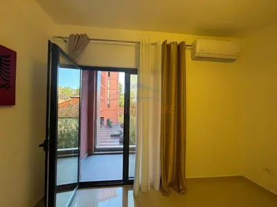 Ambient biznesi me qera në Rruga e Kavajës, Tiranë, 80 m². Foto 3 nga 10