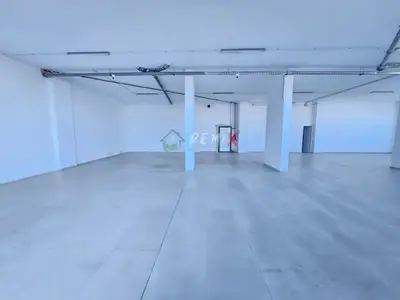 Commercial space for rent in Ish-URT, Durrës, 400 m². Photo 3 of 12
