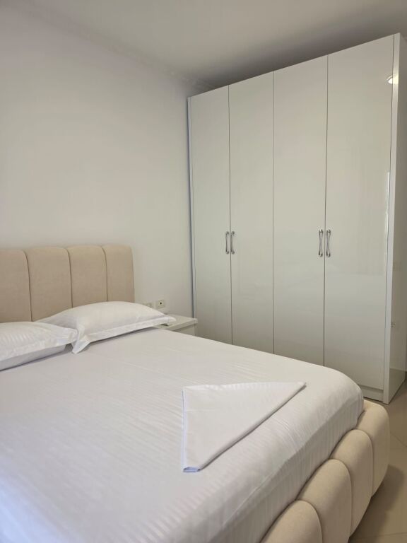 House 1+1 for rent in Unaza e Re, Tirana, 65 m². Photo 2 of 3