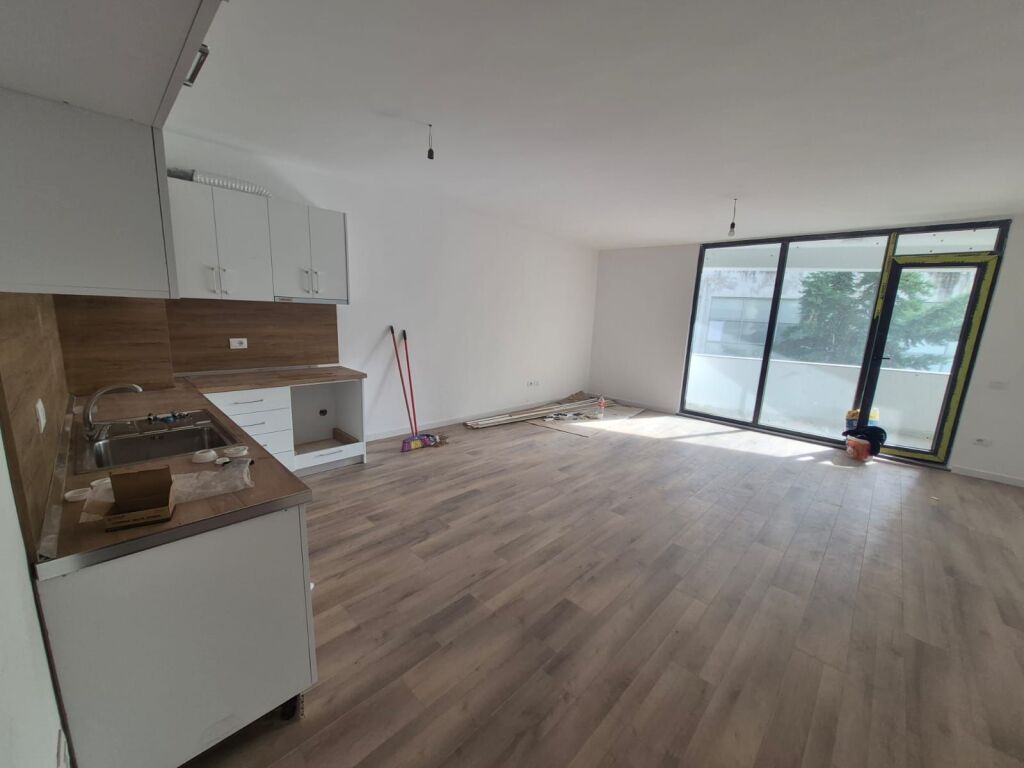 Apartment 2+1 for rent in Astir, Tirana, 95 m². Photo 1 of 3