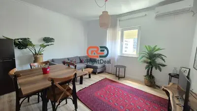 Apartament 2+1 me qera në Sheshi Willson, Tiranë, 80 m². Foto 1 nga 11
