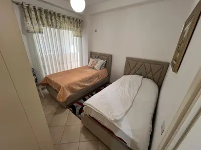 Apartament 2+1 me qera në Komuna e Parisit, Tiranë, 95 m². Foto 3 nga 3