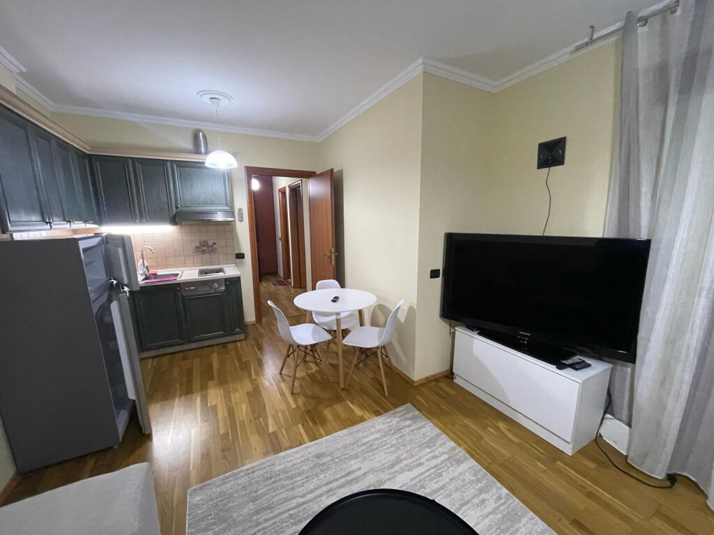 Apartment 1+1 for rent in Rruga Myslym Shyri, Tirana, 55 m². Photo 2 of 3
