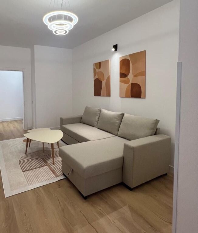 Appartamento 1+1 in affitto a Rruga e Kavajës, Tirana, 85 m²