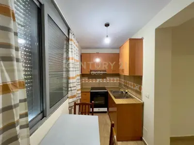 Apartment 1+1 for rent in Rruga Kongresi i Manastirit, Tirana, 60 m². Photo 2 of 8