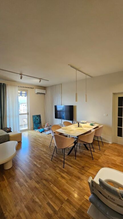 Apartment 2+1 for rent in Rruga Fortuzi, Tirana, 114 m². Photo 3 of 3