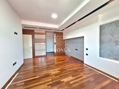 Zyrë me qera në Sheshi Willson, Tiranë, 163 m². Foto 3 nga 10