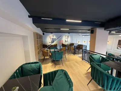Locale in affitto ad Ish Fusha e Aviacionit, Tirana, 100 m². Foto 1 di 5