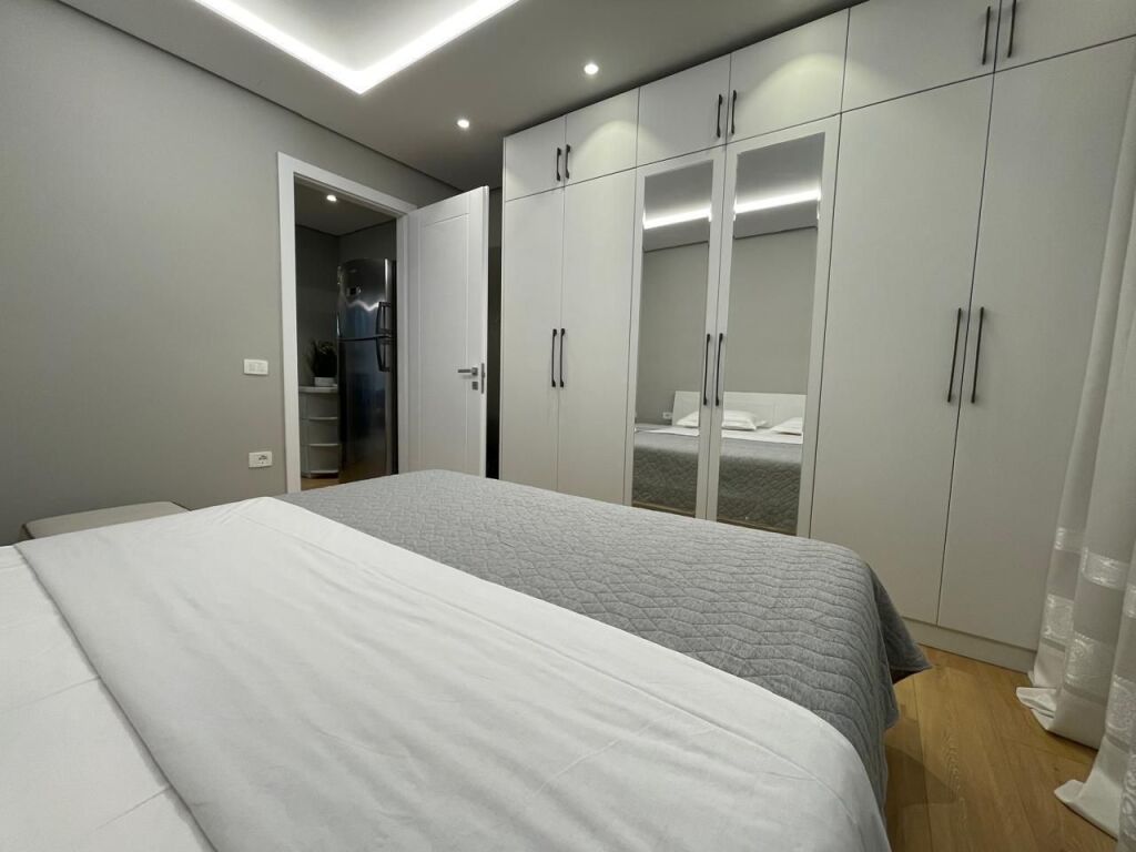 Apartament 1+1 me qera në Vasil Shanto, Tiranë, 80 m². Foto 3 nga 3