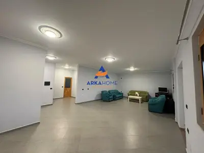 Villa for rent in Farkë, Tirana, 500 m². Photo 3 of 12