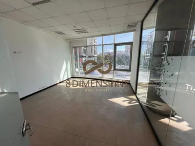 Office for rent in Rruga e Kavajës, Tirana, 210 m². Photo 2 of 4