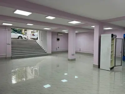 Shop for rent in Xhamia e Tabakeve, Tirana, 130 m². Photo 1 of 5