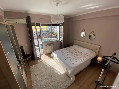 Apartament 3+1 me qera në Blloku, Tiranë, 250 m². Foto 10 nga 12
