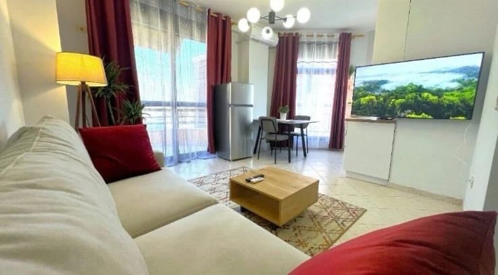 Apartament 1+1 me qera në 21 Dhjetori, Tiranë, 70 m²
