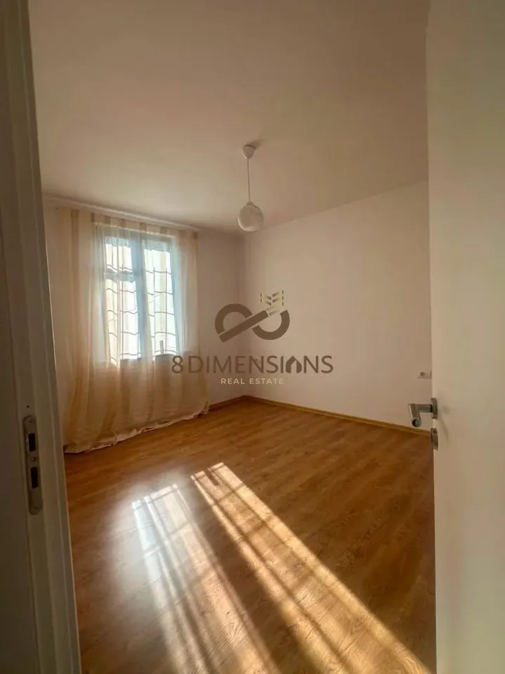 Apartament 1+1 me qera në Sheshi Skënderbej, Tiranë, 55 m². Foto 1 nga 6